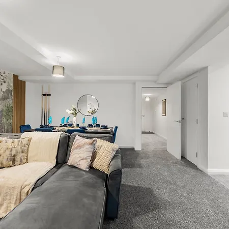 Warm & Welcoming Apartment *