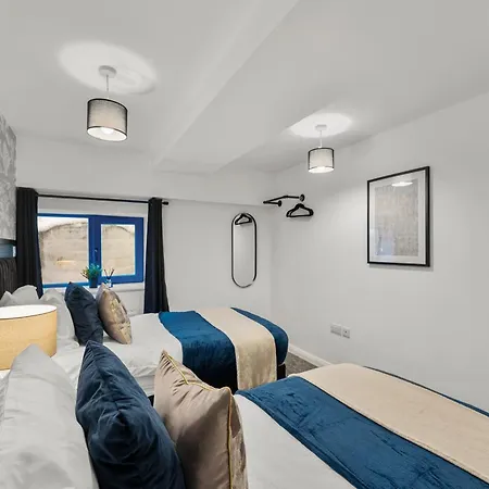 Warm & Welcoming * Leeds (West Yorkshire)