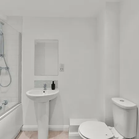Warm & Welcoming Apartment